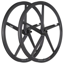 ファクター 軽量オールラウンダーのO2にツールモデルなど特別な3