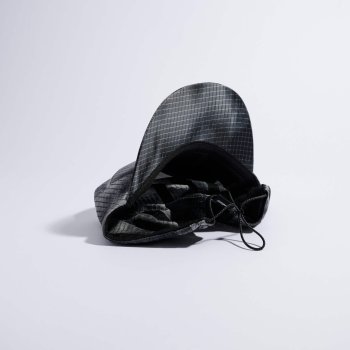 VÅGA Night Club 2.0 Running Cap - Black / Grey | BIKE24
