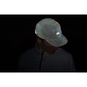 VÅGA Night Club 2.0 Running Cap - Light Grey / Silver | BIKE24