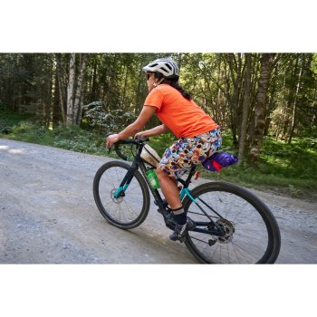 Revelate Designs Shrew バイクパーキング自転車サドルバッグ Revelate Designs Shrew saddle bag for big day rides.