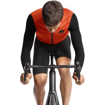 ASSOS EQUIPE RS RAIN VEST S9 オレンジ　S Assos Equipe RS Rain S9 Vest Excel Sports | Shop Online From