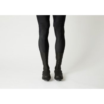 fingerscrossed-overshoes-rain-