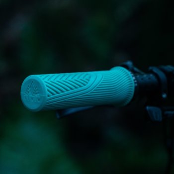 PNW Components Loam Handlebar Grips - Lock-On | XL (34mm) - moss green ...