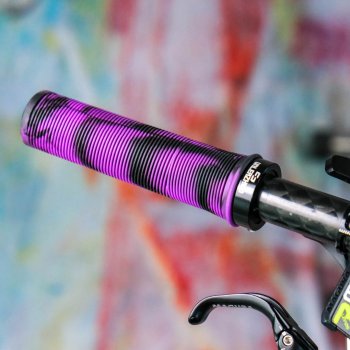 bicycle handlebar grab on handlebar grips