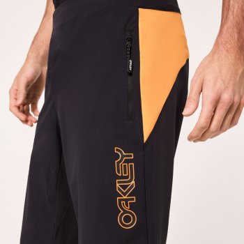 Oakley Seeker 2.0 Shorts Men - Blackout/Soft Orange | BIKE24