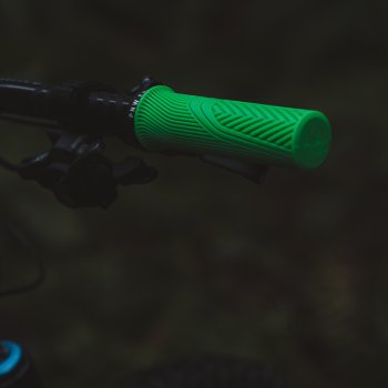 PNW Components Loam Handlebar Grips - Lock-On | XL (34mm) - moss green ...