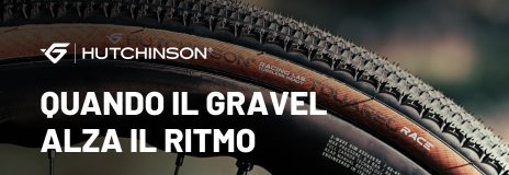 Hutchinson / Touareg Race - Banner verticale - Primo piano del copertone Touareg Race
