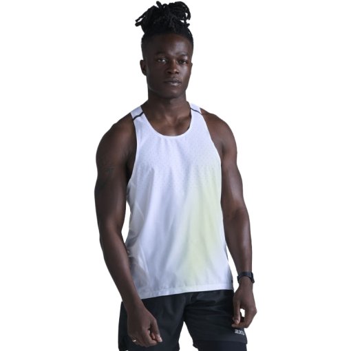 Photo produit de 2XU Light Speed Tech Débardeur Hommes - cool matcha mist/black reflect