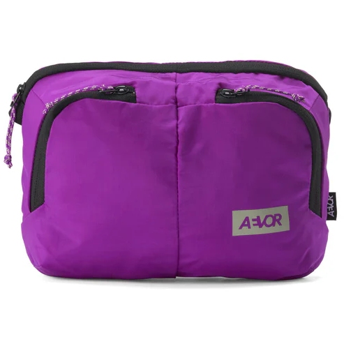 Photo produit de AEVOR Sac à Bandoulière - Sacoche Bag 4L - Ripstop Electric Fuchsia