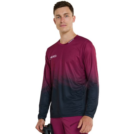 Foto de DHaRCO Camiseta de Manga Larga Hombre - Gravity - Malbec