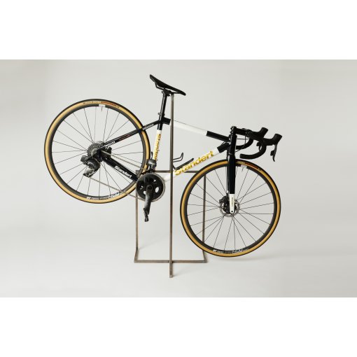 Fingerscrossed 90° 自転車ラック（初期モデル） FINGERSCROSSED 90° Bikestand - Raw | BIKE24