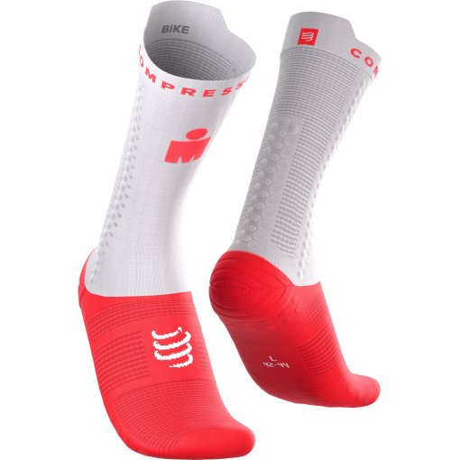 Photo produit de Compressport Chaussettes de Compression - Pro Racing v4.0 Bike - Ironman 2026 - white/neon red - L1
