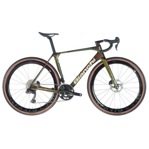 Photo produit de Bianchi IMPULSO RC - GRX Di2 - Vélo Gravel carbone - 2026 - raudibotn camo / sand full glossy