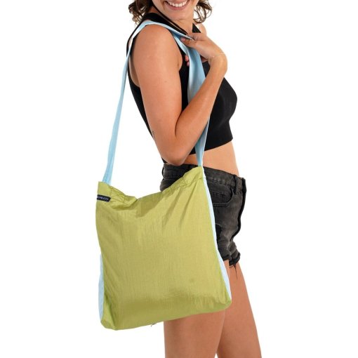 Foto de Ticket To The Moon Bolsa de Tela - Eco Bag - Small 10L - Green Apple / Cloud