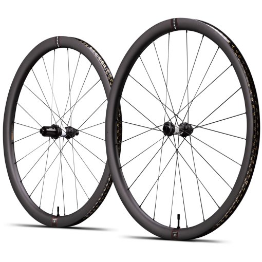 Photo produit de Reserve 34 | 37 Turbulent Aero Paire de roues - DT 350 - 28&quot; Carbon | Clincher | Centerlock - 12x100mm | 12x142mm - Shimano HG