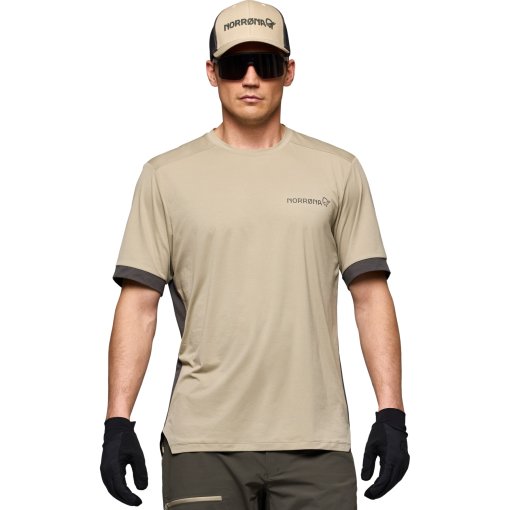 Photo produit de Norrona fjørå equaliser T-shirt pour hommes - Winter Twig/Beluga