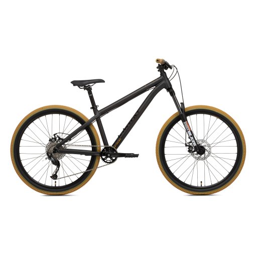 Photo produit de NS Bikes CLASH 26&quot; Fun Bike / VTT - 2024 - noir