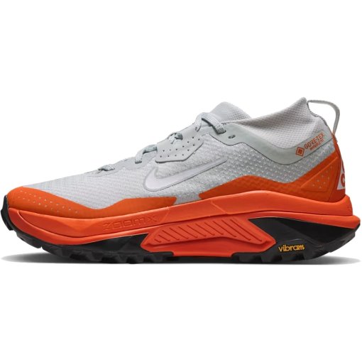 Foto de Nike ACG Zegama GORE-TEX Zapatillas de trail running para hombre - light silver/safety orange/black/summit white IO7932-001