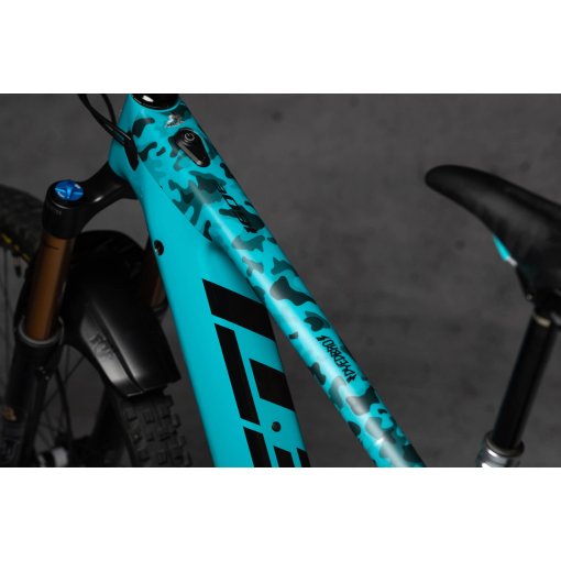 Immagine prodotto da DYEDBRO Pellicola Protezione del Telaio CAMO Bicicletta Elettrica - nero Opaco