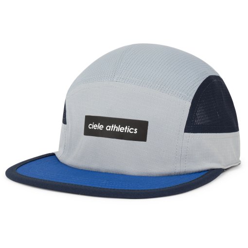 Produktbild von Ciele Athletics GoCap Field Iconic Bar Laufmütze - quarry/deep space