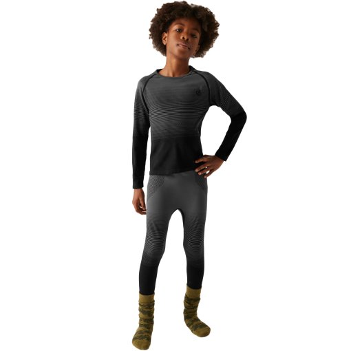 Foto de Dare 2b Juego de Ropa Interior Niño - In The Zone III - 800 Negro