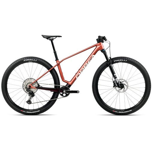 Photo produit de Orbea ALMA M20 - Vélo tout-terrain carbone - 2026 - Mars Red (matt) - Metallic Burgundy Red (gloss)