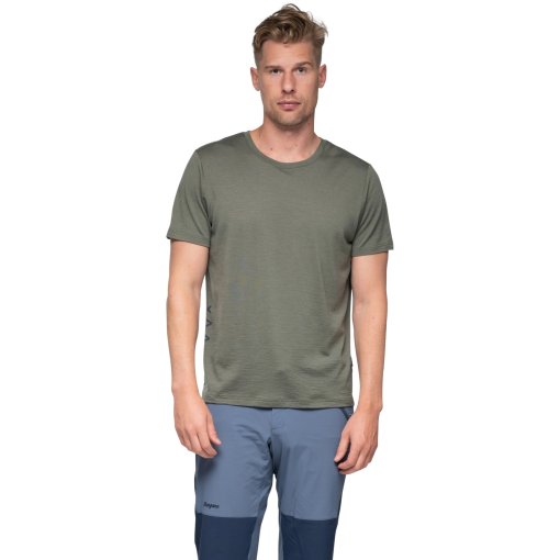 Foto de Bergans Camiseta Hombre - Vaagaa Adventure Merino - green mud/dark shadow grey mgv