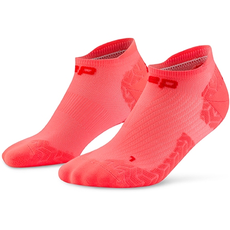 Productfoto van CEP Core Run Ultralight No Show Compressiesokken Dames - neon coral/red