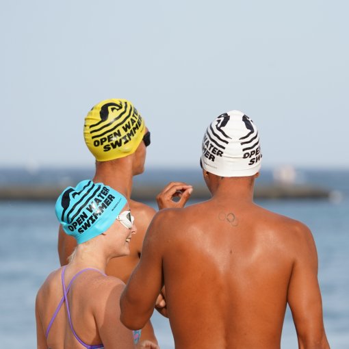 BUDDYSWIM Bonnet de natation homme et femme en silicone pour piscine ou eau ouverte, bonnet de natation en silicone pour homme et femme aux cheveux longs. Couleur attrayante, bonne visibilité. Couleur