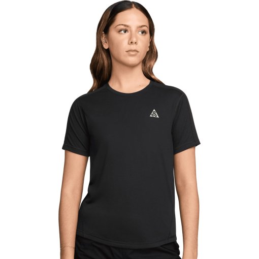 Productfoto van Nike ACG Trail Dri-FIT Shirt Dames - black/summit white IO9650-010
