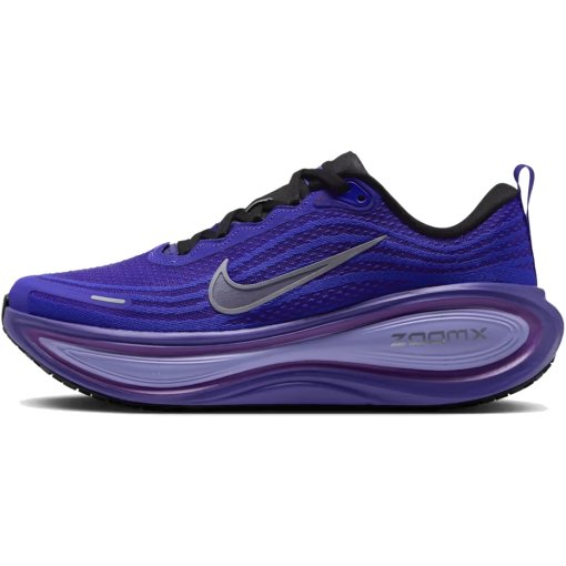 Photo produit de Nike Chaussures de course Femme - Vomero Plus - black/persian violet/vivid violet/metallic silver HV8154-007