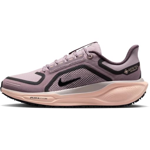 Produktbild von Nike Pegasus 41 GORE-TEX Straßenlaufschuhe Damen - platinum violet/crimson tint/taupe grey/black FQ1357-004