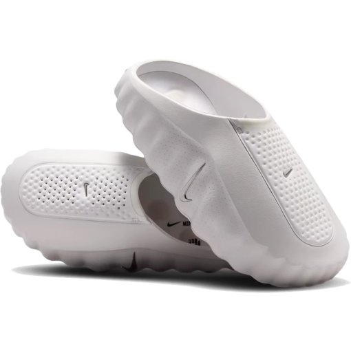 Produktbild von Nike Mind 001 Pregame Slipper Damen - summit white/metallic silver-p HQ4309-101