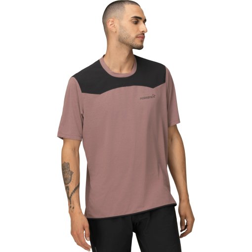 Photo produit de Norrona skibotn equaliser tech T-shirts hommes - Grape Shake