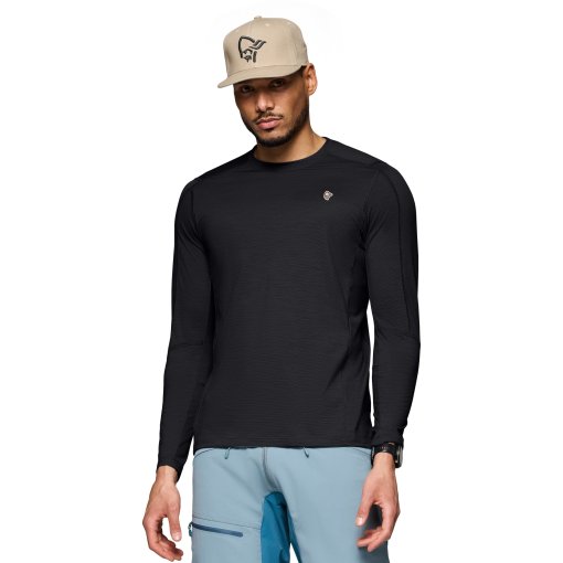 Foto de Norrona Camiseta Interior Manga Larga Hombre - femund pureUll - Caviar Black