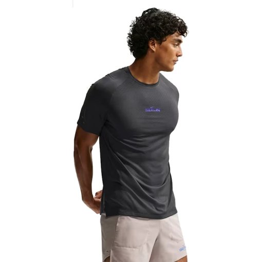 Photo produit de Nike Stride &quot;Run in Berlin&quot; Dri-FIT ADV T-shirt running pour hommes - anthracite IU3711-060