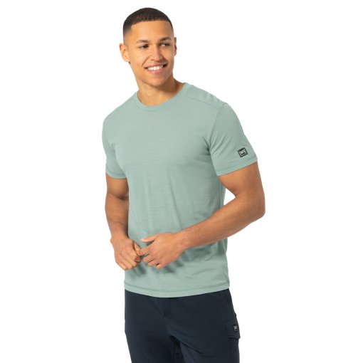 Photo produit de SUPER.NATURAL T-Shirt Homme - Essential - Chinois Green