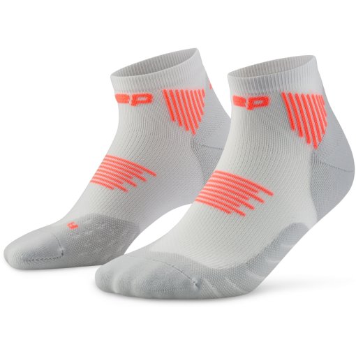 Photo produit de CEP Chaussettes de Compression Homme - Core Run Low Cut - grey