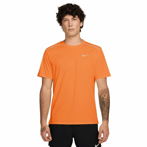 Photo produit de Nike Dri-FIT UV Miler T-shirt running pour hommes - total orange/reflective silver IF2082-803