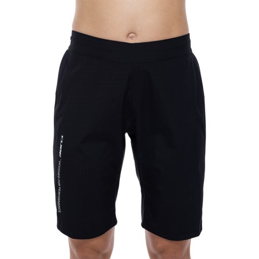 Foto de CUBE Pantalones Cortos Impermeables Mujer - BLACKLINE - negro