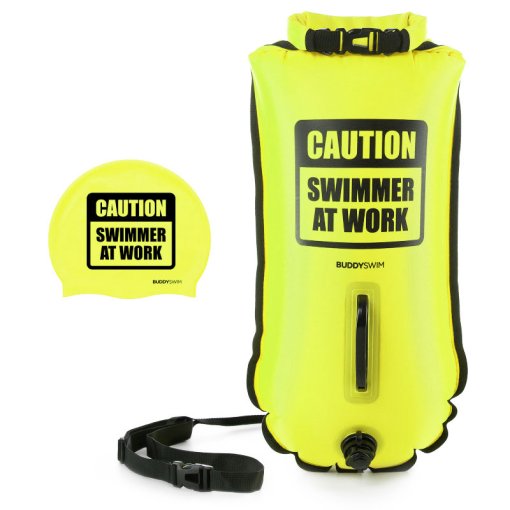 Photo produit de Buddyswim Boya Drybag 28lt - Bouée Flottante + Bonnet de Bain - jaune/caution swimmer at work