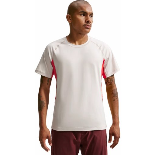 Productfoto van Nike ACG Dri-FIT Wildsee Basislagen met korte mouwen voor heren - light orewood brown/light crimson/summit white IO1452-104