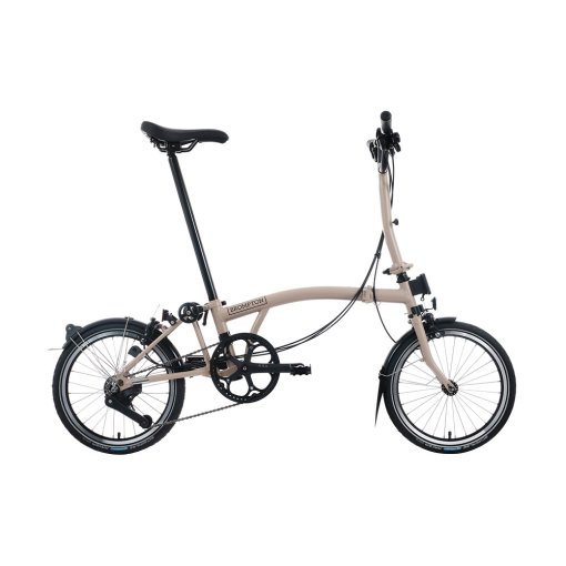 Productfoto van Brompton C Line - 4-Speed - Mid Bar - Extended Seatpost - Rear Rack &amp; Dynamo - 16&quot; Vouwfiets - 2026 - dune sand
