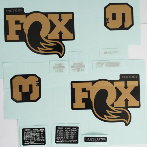 Kuva tuotteesta FOX Tarrasarja 36 SL-Joustohaarukka (2026) varten - 803-04-272 | Factory | Shiny Black | Kashima/Grey Logo