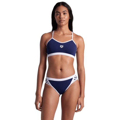 Foto de arena Bikini Mujer - Performance Icons Solid Cross Back - Navy/Blanco