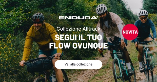 Ciclisti che praticano il ciclismo indossando l'abbigliamento Endura Alltrack