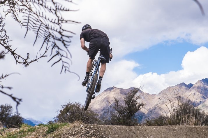 Bici da ciclocross e ghiaia Bombtrack: gancio e tensione