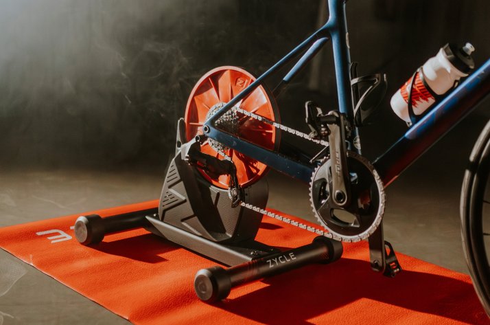 Training nicht bloß daheim: Nimm den ZYCLE Trainer mit auf die Reise! Training nicht bloß daheim: Nimm den ZYCLE Trainer mit auf die Reise!