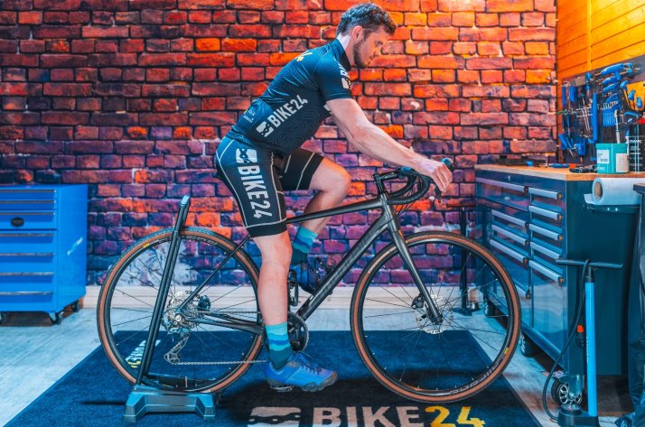 Pour un réglage ergonomique du vélo, il faut d'abord optimiser la position de base