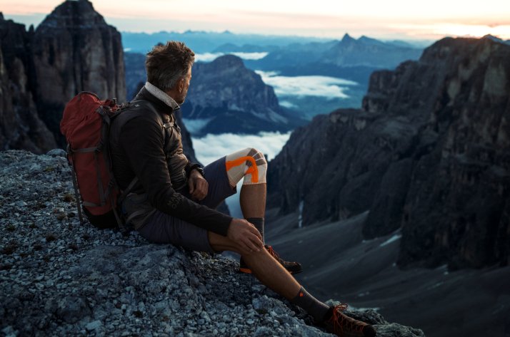 Bauerfeind – Tessuti compressivi e bende innovative per le esigenze più elevate. Traspirante e comodo da indossare. Bauerfeind – Tessuti compressivi e bende innovative per le esigenze più elevate. Traspirante e comodo da indossare.